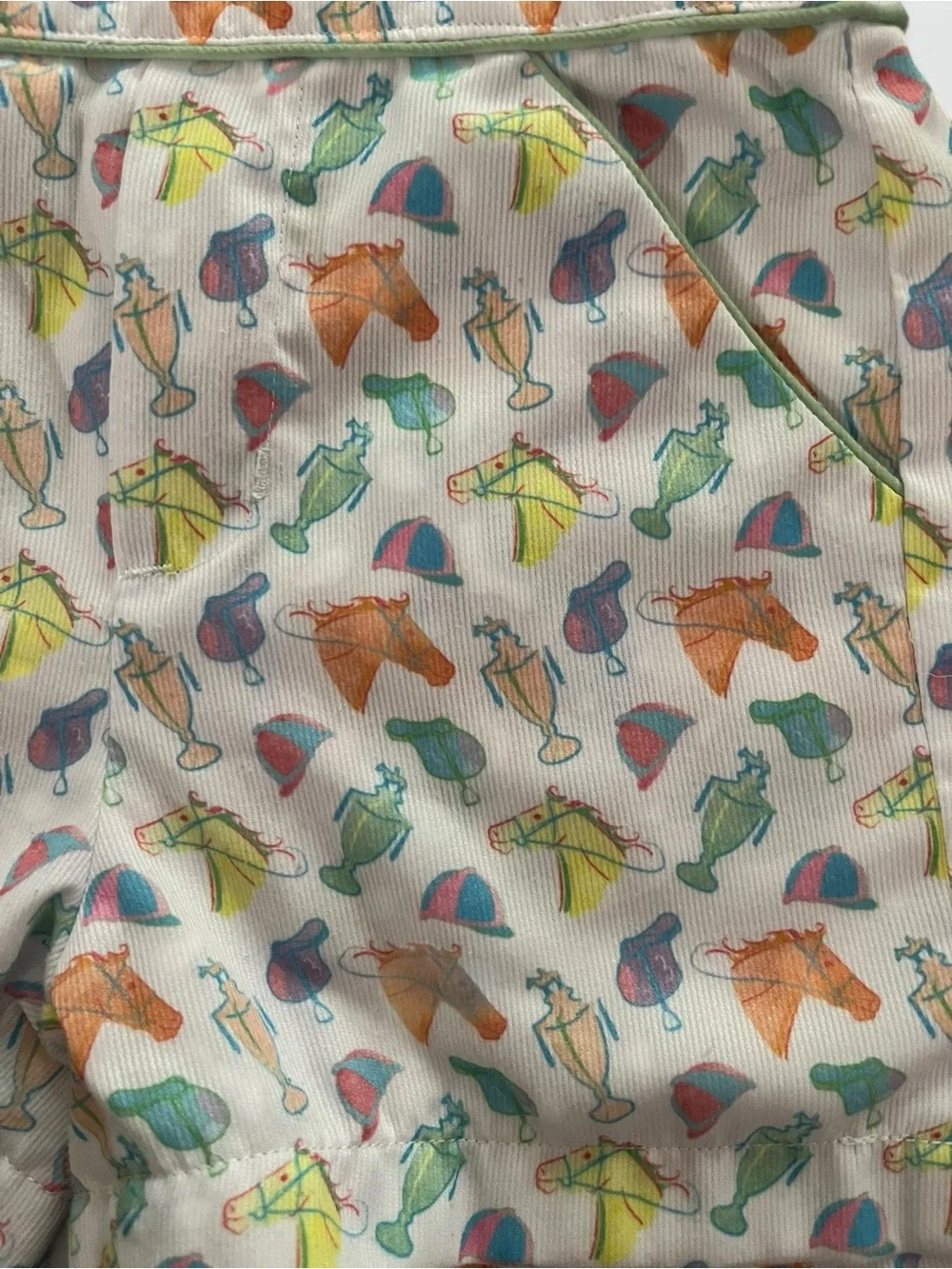 Unisex 3T White Shorts with Horse Race Print NWOT Boutique Brand